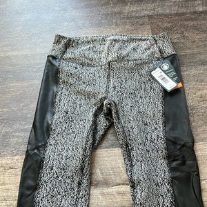 Leggings leather panels